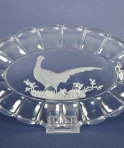 Glazen ovale schaal met intaglio fazant in landschap