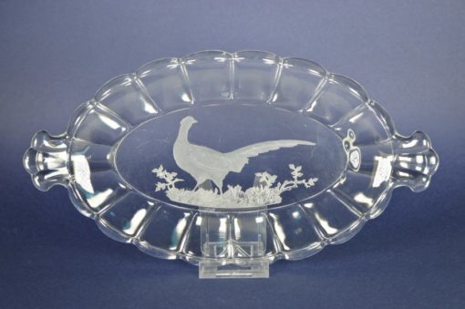 Glazen ovale schaal met intaglio fazant in landschap