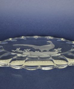 Glazen ovale schaal met intaglio fazant in landschap