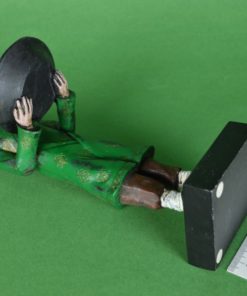 Chinese man met dienblad - kunsthars