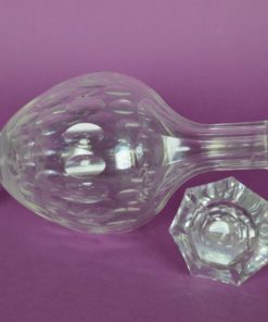 Karaf met olijfslijpsel - antiek glas