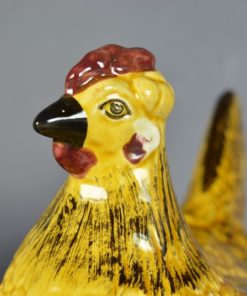 Kip eierhouder - terrine - aardewerk