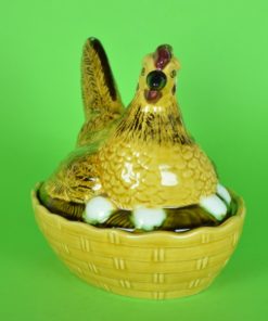 Kip eierhouder - terrine - aardewerk