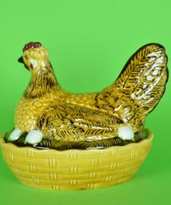 Kip eierhouder - terrine - aardewerk