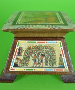 Doosje met voorstellingen uit het antieke Egypte - hout