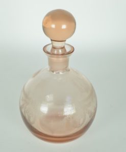 Fles met stop en guirlandes - roze glas