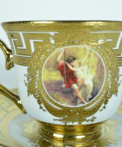 Kop- en schotel goud Royal Porcelain England
