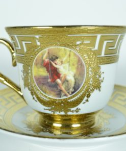 Kop- en schotel goud Royal Porcelain England
