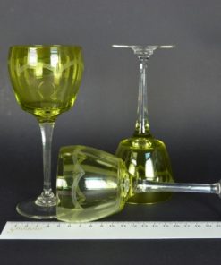 Wijnglazen olijfkleurig kristal