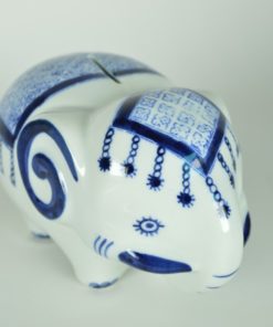 Spaarpot olifant in blauw en wit keramiek