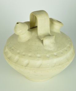 Waterkruik crèmekleurig aardewerk