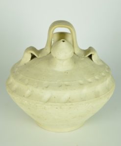Waterkruik crèmekleurig aardewerk