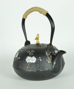 Theepot met bloemen en vogel - gietijzer