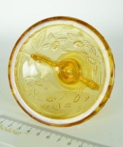 Kandelaar van amberkleurig glas