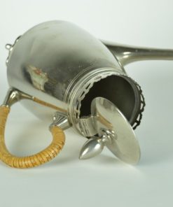 Koffiepot op voetjes en rieten handvat - Made in Holland - metaal