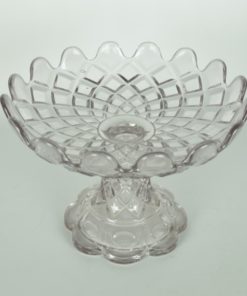 Baccarat schaal op voet - glas met paarse zweem