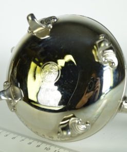 Theepot op voetjes met rieten handvat - Tiel MD Holland - metaal