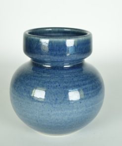 Vaas Pottery blauw geglazuurd aardewerk