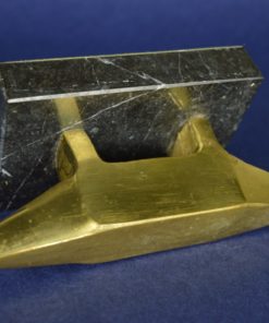 Juweliers aambeeld - Koper op zwart marmer