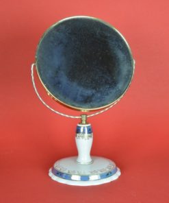 Make-up spiegel op porseleinen voet