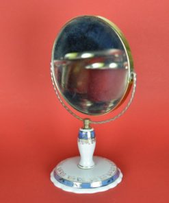 Make-up spiegel op porseleinen voet