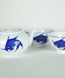 Theepot en 2 kommen met koi karper blauw op wit - keramiek