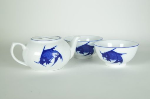 Theepot en 2 kommen met koi karper blauw op wit - keramiek