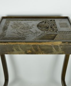 Bijzettafel met draak - Chinees houtsnijwerk