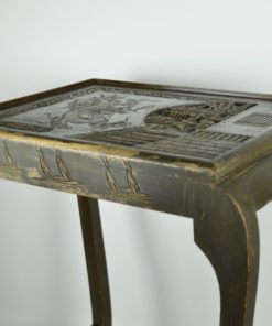 Bijzettafel met draak - Chinees houtsnijwerk