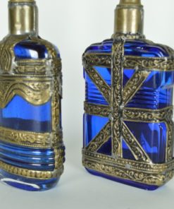 Spaanse azuurblauwe flessen - glas en koper