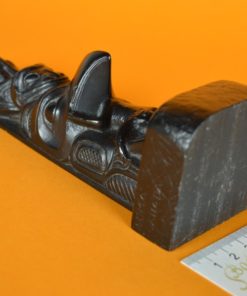 Totempaal Boma Canada - steen