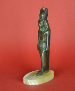 Staand beeld Egyptische Farao - koper op marmeren voet