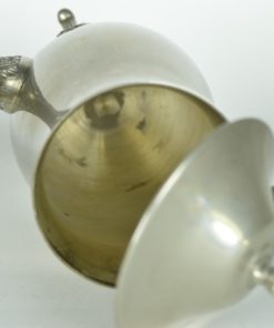 Klassieke koffiepot op poostjes - verchroomd