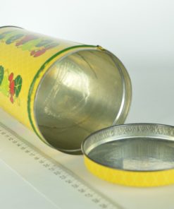 Beschuitbus geel met rode en groene Oost Indische kers - Cees Dekker Verkade