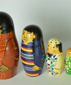Russische Matroesjka met 5 mannen - berkenhout