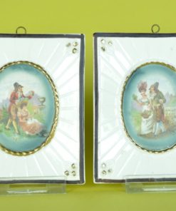 Romantische tafereel op porselein antiek - set van 2