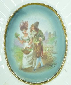 Romantische tafereel op porselein antiek - set van 2