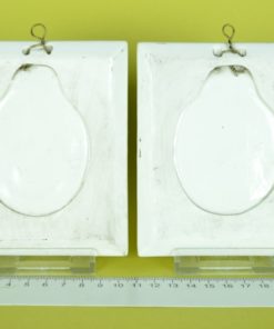 Romantische tafereel op porselein antiek - set van 2