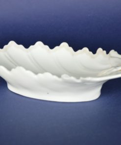 Schaaltje bladpatroon in reliëf - wit porselein