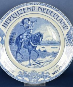 Wandbord Herrijzend Nederland Vrede en Welvaart - Société Céramique Maastricht - keramiek