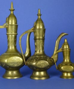 Oosterse karaffen van koper - set van drie
