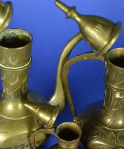 Oosterse karaffen van koper - set van drie