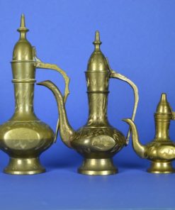 Oosterse karaffen van koper - set van drie