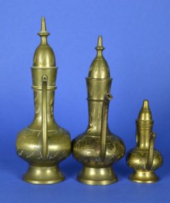 Oosterse karaffen van koper - set van drie