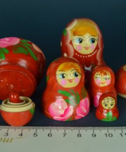 Matroesjka rood met roze rozen - hout