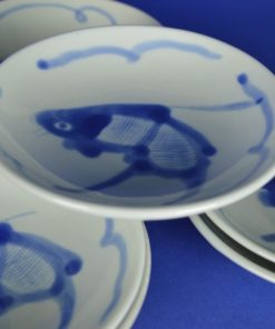 Schoteltje met koi karper blauw en wit - keramiek