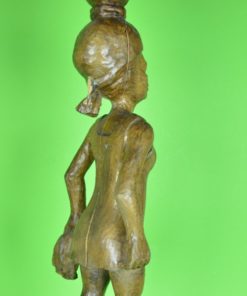 Afrikaans meisje met jurkje - hout