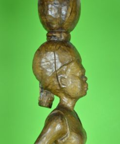 Afrikaans meisje met jurkje - hout