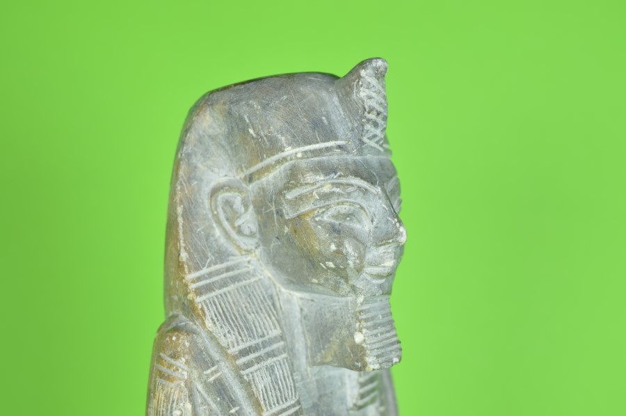 Egyptische Farao grijsgroen speksteen