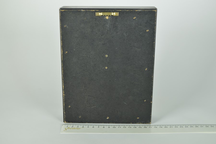 Religieus kruis barok - goud in zwarte lijst